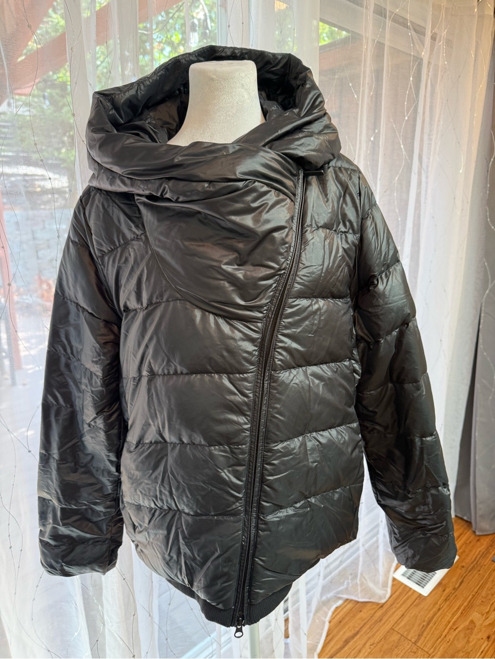 Nike Women’s Hooded Down Jacket Asymmetrical Zip Black #854767 010 Size L